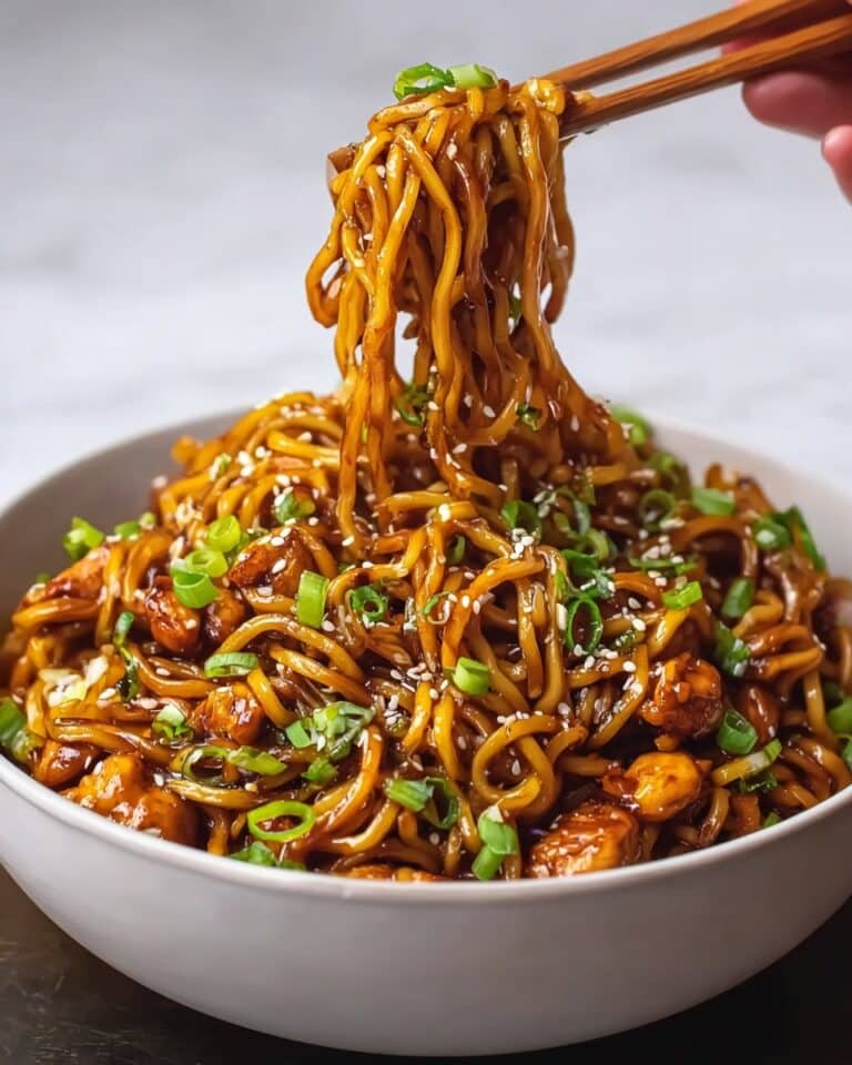 Sticky Garlic Chicken Noodles Recipe